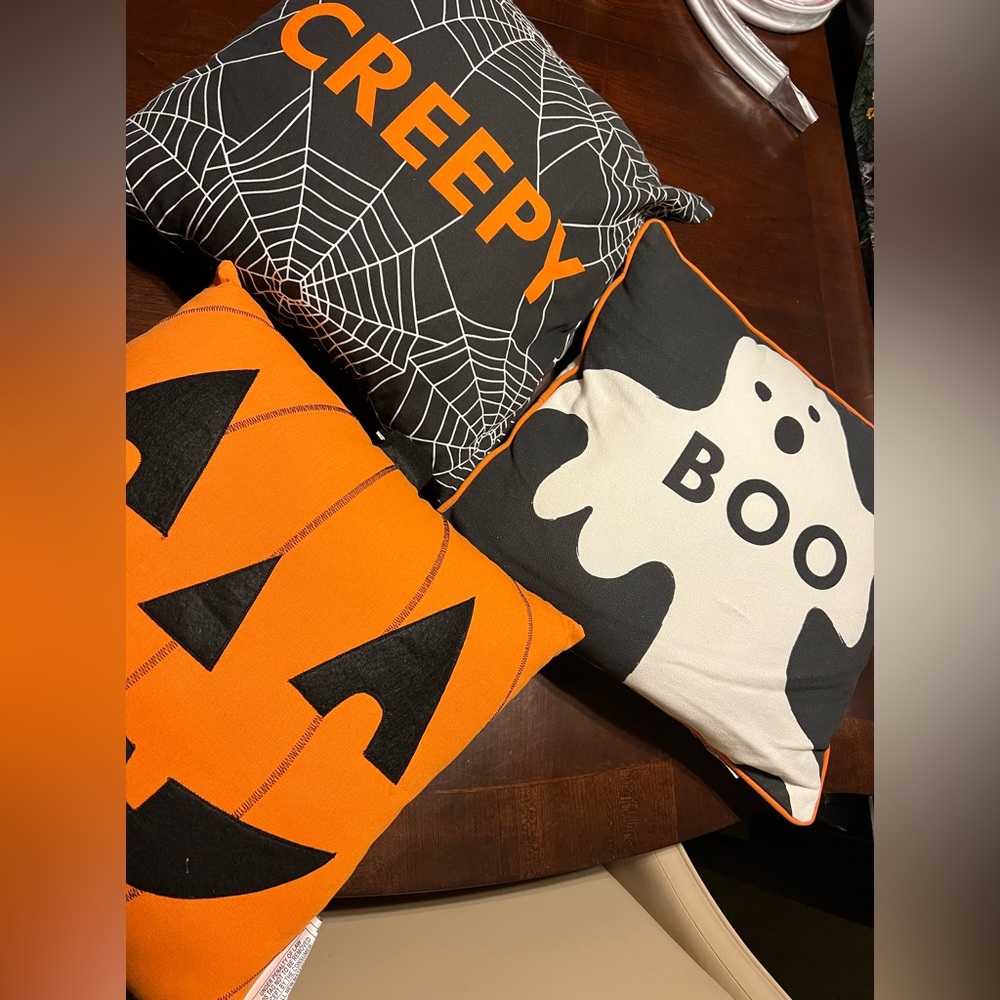 Halloween Throw pillows